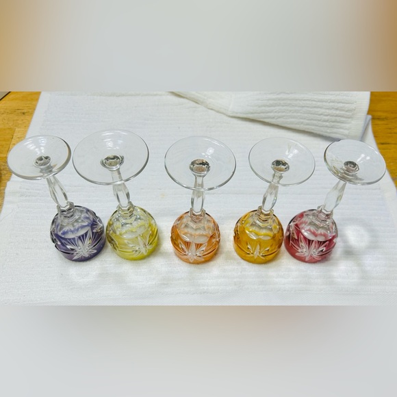 Vintage cut glass Crystal cordial goblets. Set of 5.look at photos closely. - Picture 2 of 8